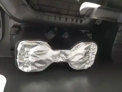 Автозапчастина б/у центральний подлокник для hyundai i30 (pd) 1.6 crdi cat посилання на oem iam 84611g4300try  84611g4300try