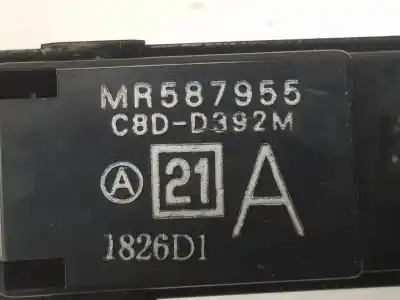 Автозапчастина б/у передній правий віконний вимикач для mitsubishi l 200 (ka0/kb0) 2.5 di-d cat посилання на oem iam mr587955