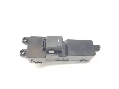 Recambio de automóvil de segunda mano de MANDO ELEVALUNAS DELANTERO DERECHO para HYUNDAI TUCSON  referencias OEM IAM 93575D3021 93575D3021 1141CB 