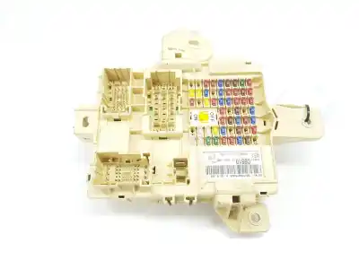Pièce détachée automobile d'occasion boîtes à fusibles pour kia sorento 2.2 crdi références oem iam 91950c5510 91950c5510 