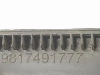 Peça sobressalente para automóvel em segunda mão aba do guarda-lamas traseiro direito por peugeot 2008 1.6 blue-hdi fap referências oem iam 9817491777