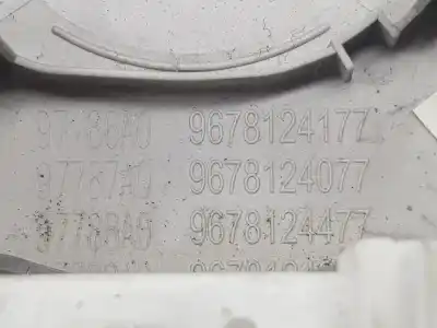 Автозапчастина б/у внутрішне світло для citroen c4 picasso ii 1.6 bluehdi 120 посилання на oem iam 9678124177  9678124177