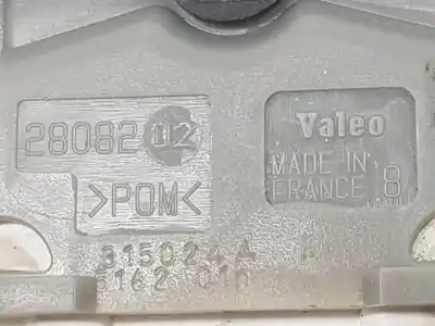 Pièce détachée automobile d'occasion COMMANDE DE LÈVE VITRE ARRIÈRE DROIT pour RENAULT MEGANE II SEDÁN (LM0/1_)  Références OEM IAM 8200315024  8200315024