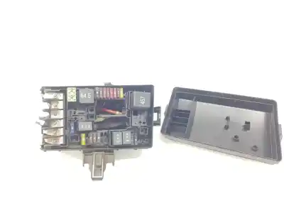 Автозапчасти б/у блок реле/предохранителей за skoda superb berlina 3v3 active ссылки oem iam 3v0823302  3v0823302