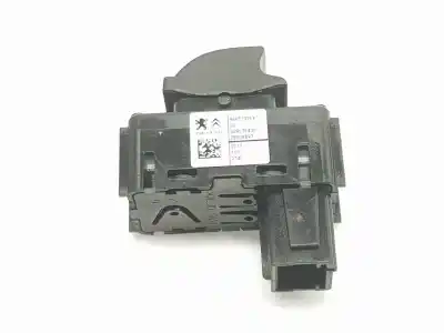 Peça sobressalente para automóvel em segunda mão botão / interruptor elevador vidro traseiro direito por citroen c4 lim. 1.2 12v e-thp referências oem iam 6490jz