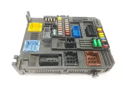 Pièce détachée automobile d'occasion BOÎTES À FUSIBLES pour PEUGEOT EXPERT COMBI  Références OEM IAM 9822745880  9822745880