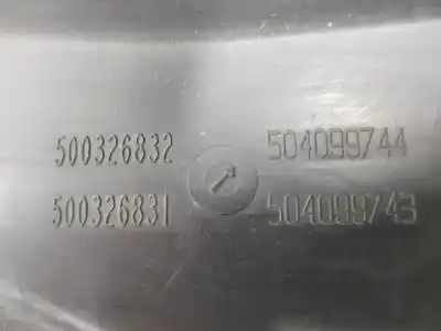 Автозапчастина б/у праве задне крило для iveco daily furgón 2.3 diesel cat посилання на oem iam 504099744