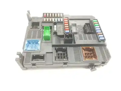 Second-hand car spare part fuse box unit for peugeot 308 sw ii (lc_, lj_, lr_, lx_, l4_) 1.6 bluehdi 100 oem iam references 9807054180