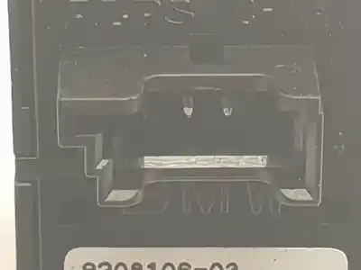 Peça sobressalente para automóvel em segunda mão botão / interruptor elevador vidro traseiro direito por bmw serie 1 berlina 5p (f20) 2.0 116d referências oem iam 61319208106  61319208106