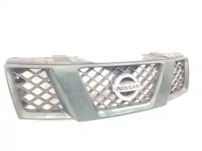 Автозапчастина б/у передня решіта для nissan navara pick-up (d40m) 2.5 dci diesel cat посилання на oem iam 62310eb00a  62310eb00a