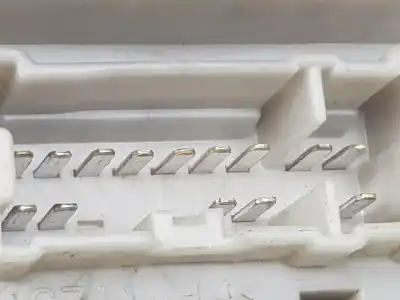 Second-hand car spare part fuse box unit for nissan navara pick-up (d40m) 2.5 dci diesel cat oem iam references 2438351e01  2438351e01