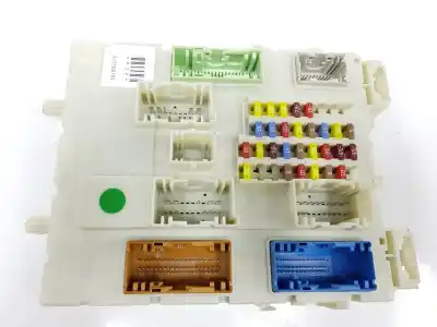 Pièce détachée automobile d'occasion boîtes à fusibles pour ford kuga 2.0 tdci références oem iam 2506087 2506087 