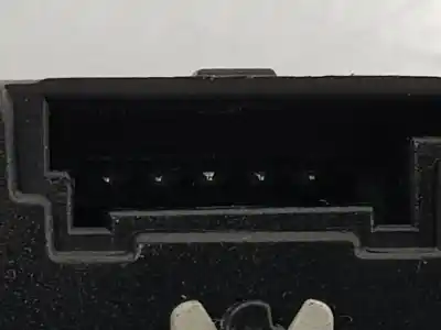 Автозапчасти б/у внутренний свет за audi a4 b9 (8w2, 8wc) 40 tdi ссылки oem iam 8w0947111  8w0947111