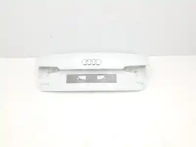 Recambio de automóvil de segunda mano de TAPA MALETERO para AUDI A4 BERLINA  referencias OEM IAM 8W5827025J 8W5827025J COLOR BLANCO 