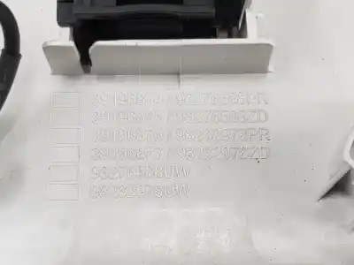 Second-hand car spare part interior light for citroen c4 lim. 1.2 12v e-thp oem iam references 96781446uw  96781446uw