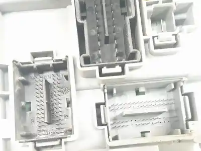 Second-hand car spare part fuse box unit for opel combo furgoneta/monovolumen (x12) 1.3 cdti (b05) oem iam references 520158930  520158930