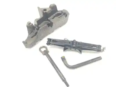Pièce détachée automobile d'occasion CRIC HYDRAULIQUE pour RENAULT MEGANE III SPORT TOURER  Références OEM IAM 995500002R  995500002R