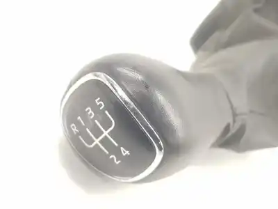 Автозапчастина б/у ручка важеля передач для skoda fabia style посилання на oem iam 6v0711120  6v0064230d