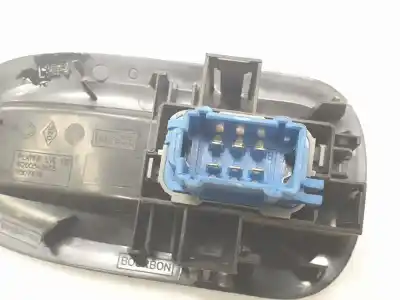 Second-hand car spare part right front power window switch for renault master iii furgoneta (fv) 2.3 dci 145 fwd (fv0e fv0f fv0h fv02 fv0m fv0s.... oem iam references 8200548968  8200476809