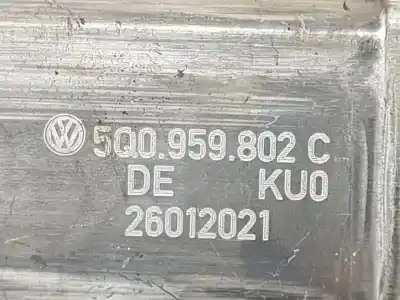 Автозапчастина б/у двигатель переднього ліва вікна для volkswagen tiguan (ad1, ax1) 2.0 tdi посилання на oem iam 0130822076  5q0959802c
