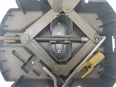 Pezzo di ricambio per auto di seconda mano cric di sollevamento per citroen c4 grand picasso ii (da_, de_) 1.6 bluehdi 120 riferimenti oem iam 9800218080  672594