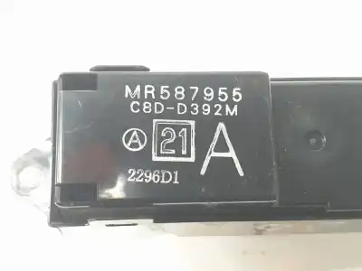 Автозапчастина б/у передній правий віконний вимикач для mitsubishi l 200 (ka0/kb0) 2.5 di-d cat посилання на oem iam mr587955