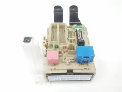 Peça sobressalente para automóvel em segunda mão caixa de fusíveis e relés por toyota avensis (t27) 2.2 d-4d cat referências oem iam 8273005690