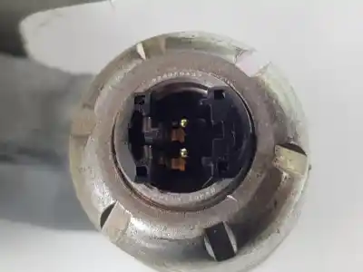 Автозапчастина б/у правий натяжач подушки безпеки для toyota rav 4 (a2) 2.0 turbodiesel cat посилання на oem iam 7321042222c1  7321042222c1