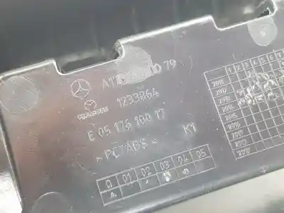 Peça sobressalente para automóvel em segunda mão apoio de braço consola central por clase c clase a 1.5 cdi referências oem iam a1766801250