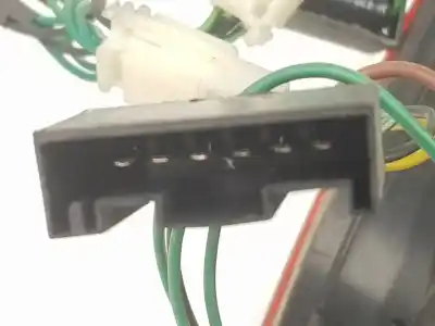 Second-hand car spare part right tailgate light for bmw 3 (e46) 320 d oem iam references 8364922  63218364922