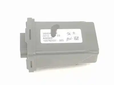 Second-hand car spare part electronic module for citroen c4 picassospacetourer seduction oem iam references 9806066880  9806066880
