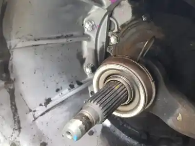 Автозапчастина б/у коробка передач для mitsubishi l 200 2.5 di-d посилання на oem iam 2500a240  2500a240