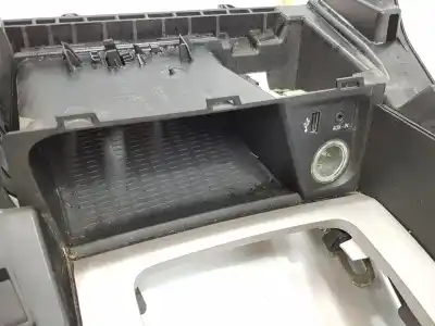 Pezzo di ricambio per auto di seconda mano bracciolo centrale per bmw x1 (e84) sdrive 18d riferimenti oem iam 1662704  2993631