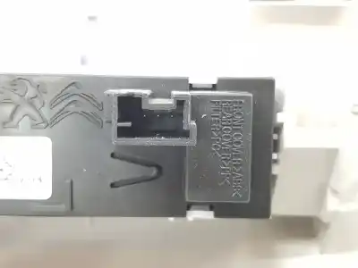 Автозапчастина б/у внутрішне світло для citroen c5 aircross (a_) 1.2 puretech 130 (arhnsj) посилання на oem iam 9812595380  6362ar