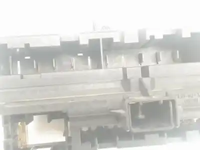 Second-hand car spare part fuse box unit for bmw 7 (e65, e66, e67) 730 d oem iam references 6900582  61136900582