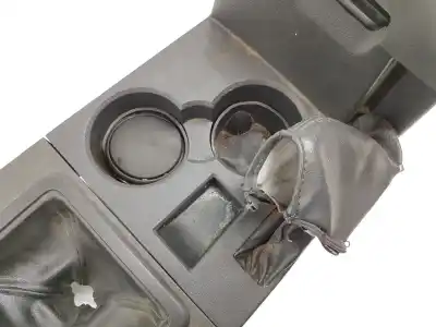 Pezzo di ricambio per auto di seconda mano bracciolo centrale per dodge nitro 2.8 crd 4wd riferimenti oem iam 5ke541dvag  5ke541dvag