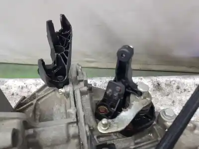 Автозапчасти б/у коробка передач за renault clio iv 1.2 16v cat (bivalent. gasolina / gpl) (d4f) 72 cv / 53 kw ссылки oem iam jh3367  320107799r