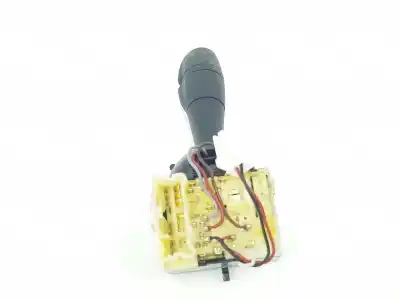 Second-hand car spare part indicator switch for renault clio iv 1.2 16v cat (bivalent. gasolina / gpl) (d4f) 72 cv / 53 kw oem iam references 255675887r  8201167992