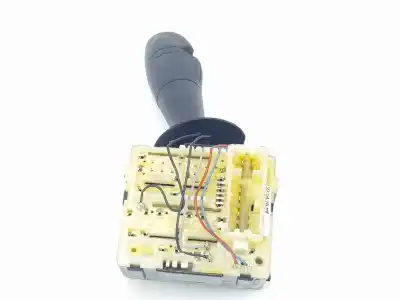 Pièce détachée automobile d'occasion commande d'essuie glace pour renault clio iv 1.2 16v cat (bivalent. gasolina / gpl) (d4f) 72 cv / 53 kw références oem iam 255675887r  8201168016