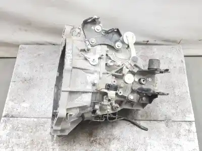 Pezzo di ricambio per auto di seconda mano riduttore per toyota yaris (_p13_) 1.3 (nsp130_) riferimenti oem iam 303000d210