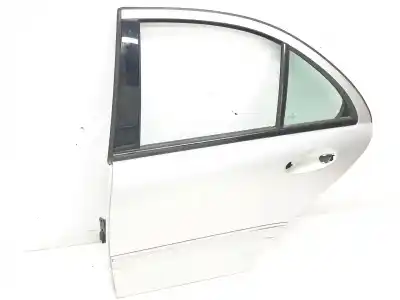 Recambio de automóvil de segunda mano de puerta trasera izquierda para mercedes clase c (w203) berlina 2.2 cdi cat referencias oem iam a2037300705 a2037300705 color gris 744 