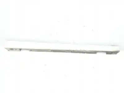 Pièce détachée automobile d'occasion JUPE LATÉRALE pour MERCEDES-BENZ CLASE A (W176)  Références OEM IAM A2466901440  A2466980654