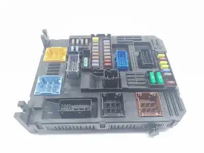 Second-hand car spare part fuse box unit for citroen c4 lim. 1.2 12v e-thp oem iam references 9832881080  1677607880