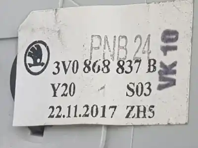 Автозапчастина б/у внутрішне світло для skoda superb (3v3) 2.0 tdi посилання на oem iam 3v0868837b  5ta947105a