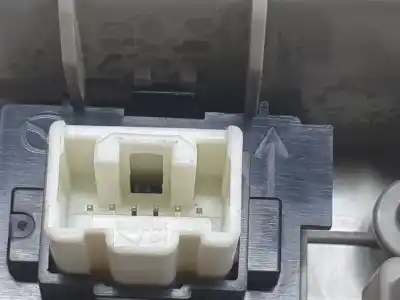 Second-hand car spare part interior light for mazda 3 lim. () 2.0 cat oem iam references kd4569971  kd4569970c