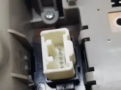 Second-hand car spare part interior light for mazda 3 lim. () 2.0 cat oem iam references kd4569971  kd4569970c