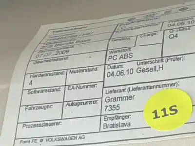 Автозапчастина б/у центральний подлокник для volkswagen touareg (7p5) 3.0 v6 tdi dpf посилання на oem iam 7p1863241  7p1863241