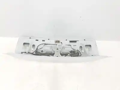 Автозапчастина б/у крішка багажника для lexus is 200 (ds2/is2) 220d посилання на oem iam 6440153120  6440153122