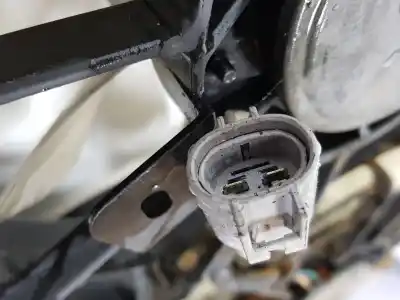 Автозапчастина б/у електро вентилятор для lexus is 200 (ds2/is2) 220d посилання на oem iam 1671126120  1636326070