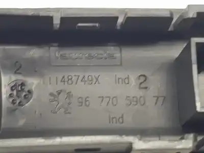 Peça sobressalente para automóvel em segunda mão trocar por peugeot 208 active referências oem iam 9677059077  96750105zd